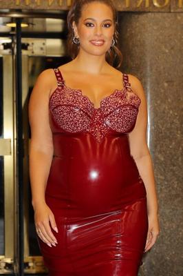 Pregnant Ashley Graham in latex