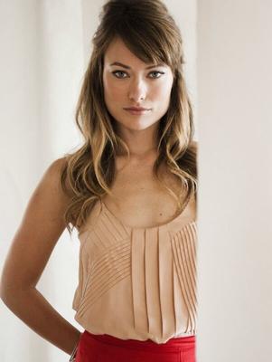 Ich möchte Olivia Wilde vorbeugen und sie mit meinem Sperma voll ficken