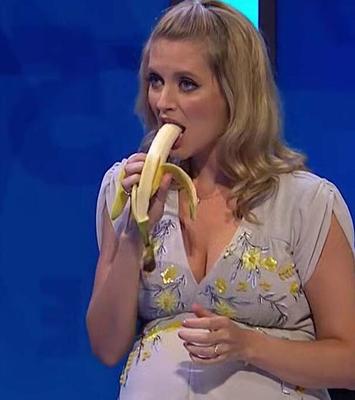 Only experienced moms know the right way how to take a banana...