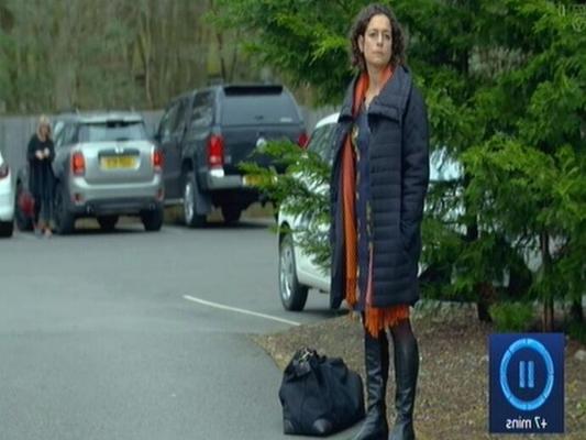 Alex Polizzi - milf em botas