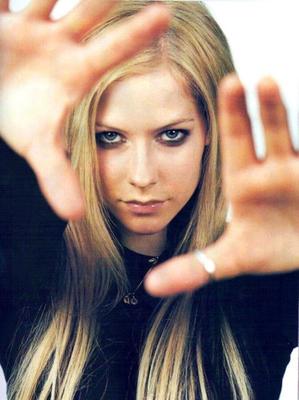 Avril Lavigne - Those Eyes..