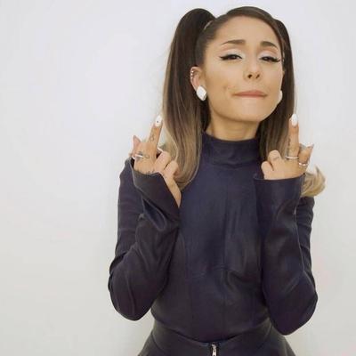 ARIANA GRANDE - PUMP  PIGTAIL PORNPIG & COMMENT