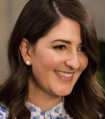 D�Arcy Carden Pics for Fakes