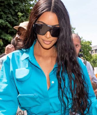 Kim Kardashian - Seen arriving at the Dior store