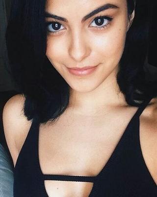 Camila Mendes