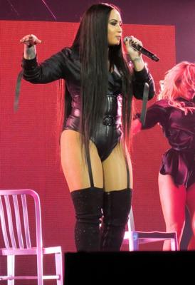 Demi Lovato hotpants & overknee IV