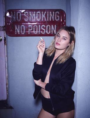 Camille Rowe é tão gostosa