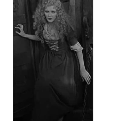 La belleza clásica Mary Philbin en El hombre que ríe