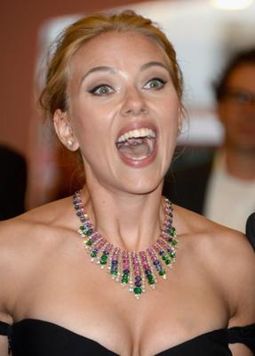 Scarlett johansson grandes tetas