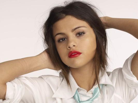 Selena Gomez – Weißes Hemd