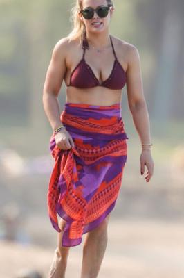 Hilary Duff - Une célébrité hollywoodienne montre son corps sexy à Miami Beach