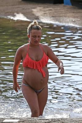 Hayden Panettiere schwangerer Bikini