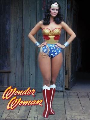 Holt uns unter Wonder Woman raus