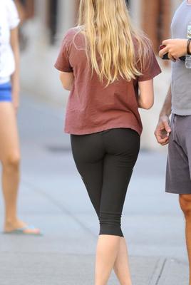 Amanda Seyfried Ass – Yoga-Hose