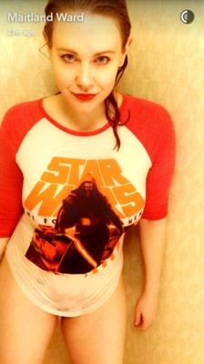 Maitland ward : again sexy with juste a star wars tshirt