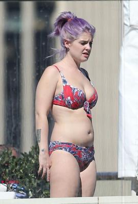 Kelly Osbourne - Bikini