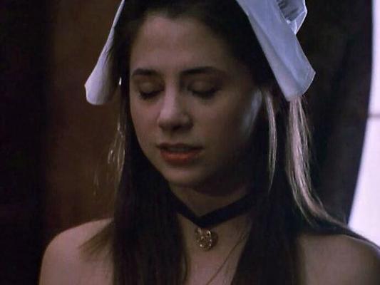 Mira Sorvino debe ser aplastada