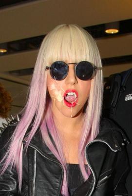 Lady Gaga bukkake cum facial para celebridade vagabunda