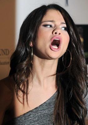 Cum into Selena Gomez mouth