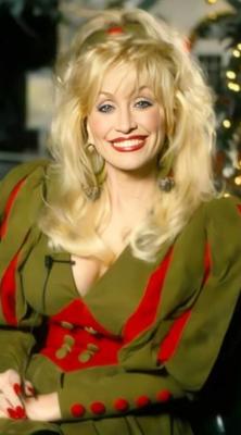 Dolly Parton – sexy MILF