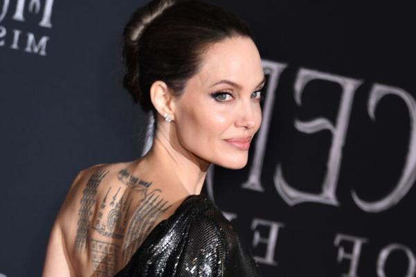 Angelina Jolie Trentenaire Fap