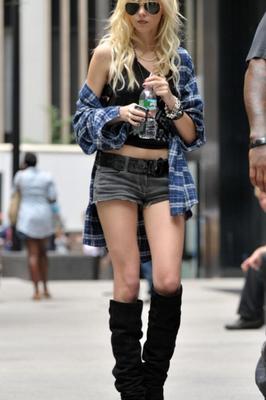 SOCIEDADE DE APRECIAÇÃO TAYLOR MOMSEN