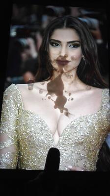 Sonam Kapoor cum hommage photos