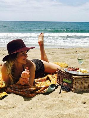 Beauty & Feet: Ali Larter