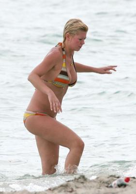 Cum slob Tara Reid toma otra de mis cargas