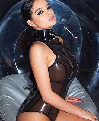 Déesse Demi Rose - La déesse ultime du latex - Ma dépendance