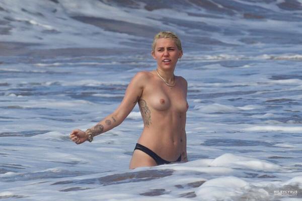 M C - Topless en Hawaii