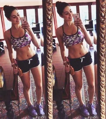 Kira Kosarin Bilder