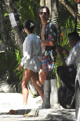 Vanessa Hudgens sexy en Tulum //