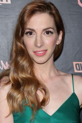 Molly Bernard / American Actress