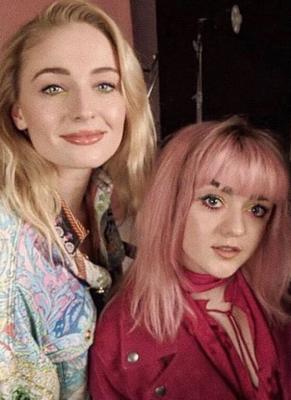 Sophie Turner e Maisie Williams, março de 2019