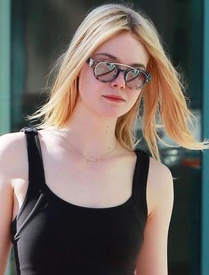 Elle Fanning increíblemente caliente