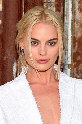 Margot Robbie Australian   Actress