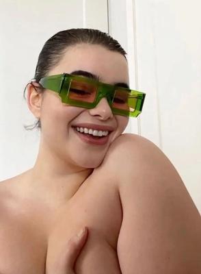 Wunderschöne Barbie Ferreira