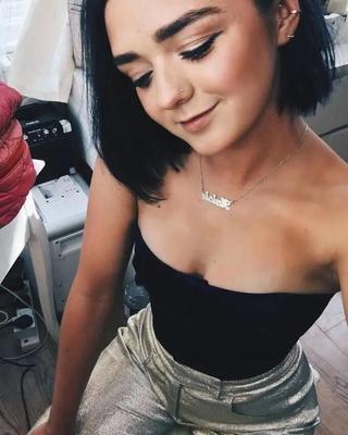 Dique Maisie Williams