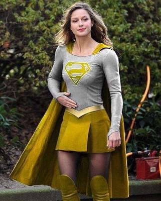 Supergirl varios disfraces