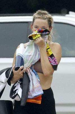 Kate Hudson sale del gimnasio en Los Ángeles 27/09/2024