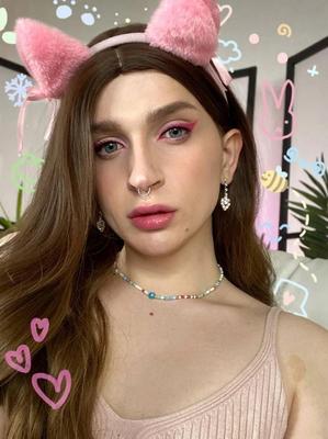 Kira Leckere Tranny-Tochter