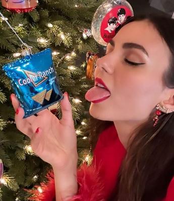 Teaser de Natal de Victoria Justice.