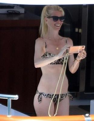 Claudia Schiffer Punheta Coleção Vol.