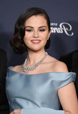 Selena Gomez à la 2e cérémonie annuelle des Golden Globe Awards