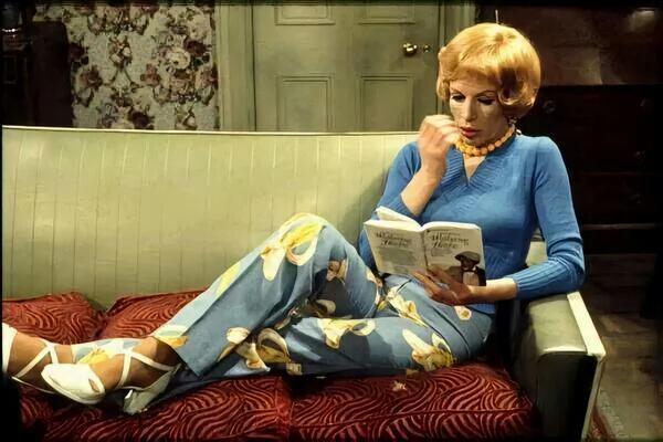 Yootha Joyce-Mischung