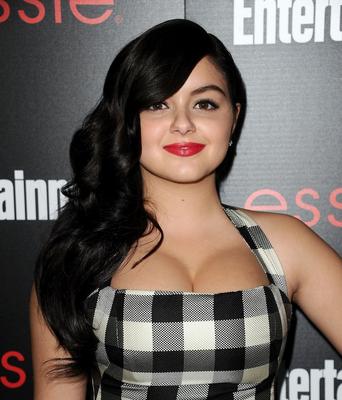 L'actrice adolescente plantureuse Ariel Winter, les productives aiment ses gros seins