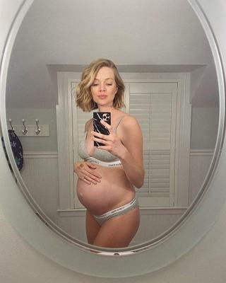 Lindsay Ellingson pregnant