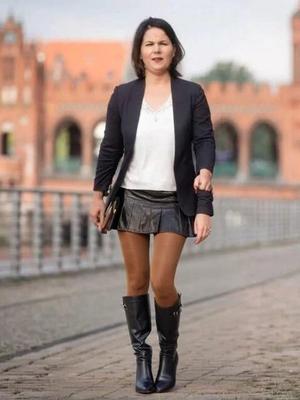 Ai Annalena Baerbock in Nylons