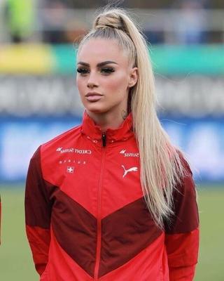 Alisha Lehmann Fußball Barbie Puppe